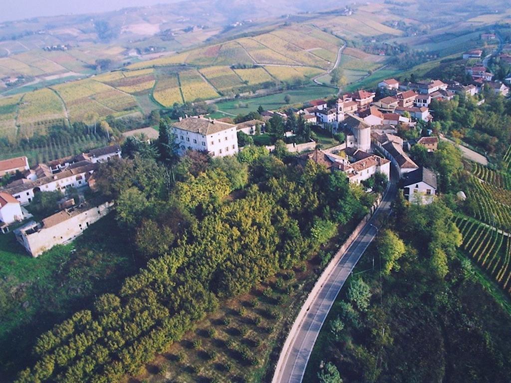 Bed and Breakfast Castello Di Coazzolo Neive Exteriér fotografie